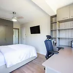Deja Blue- Free Garage Parking Apartment