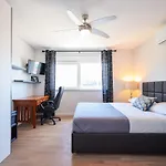 Deja Blue- Free Garage Parking Apartment *