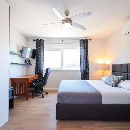 Deja Blue- Free Garage Parking Apartment *