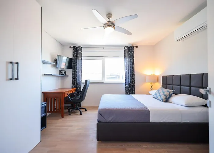 Deja Blue- Free Garage Parking Apartament *