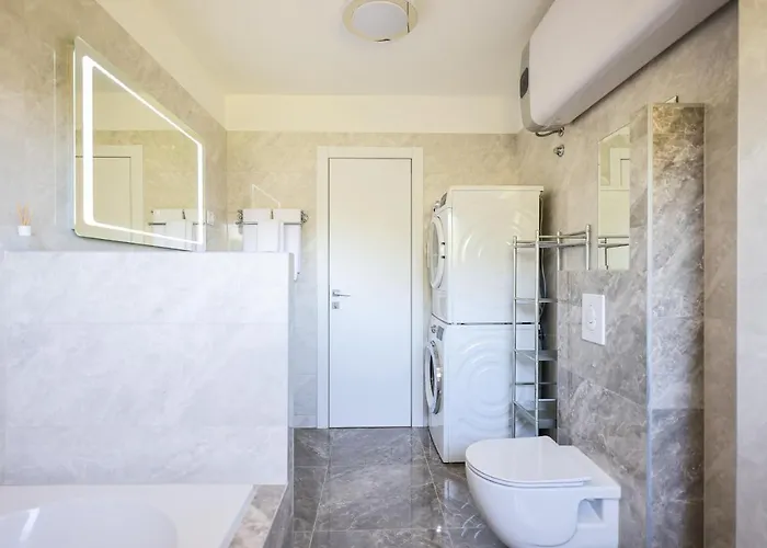 Deja Blue- Free Garage Parking Apartament *