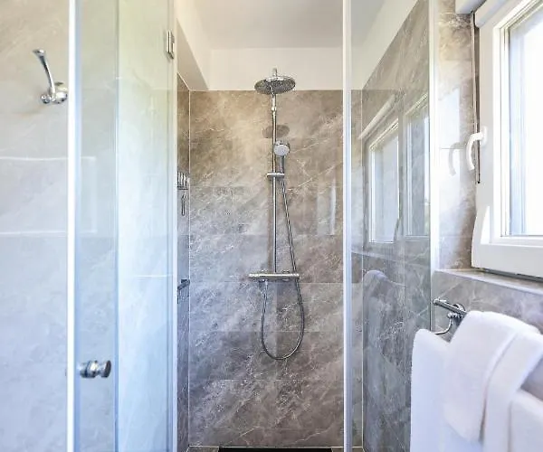 Deja Blue- Free Garage Parking Apartament